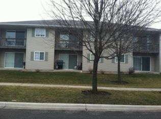 716 Elm St, Algonquin, IL 60102