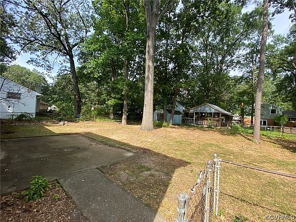 4th image of 2116 Woodmont Dr