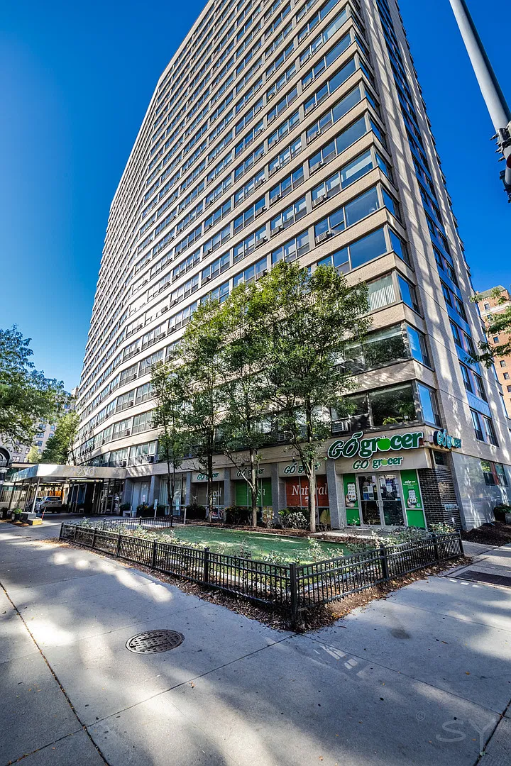 1 bed, 800 sqft, $2,500 — Photo 1