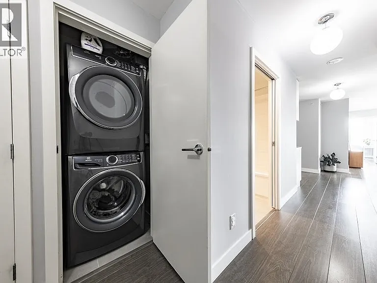 668 Columbia St #1011 — Photo 23