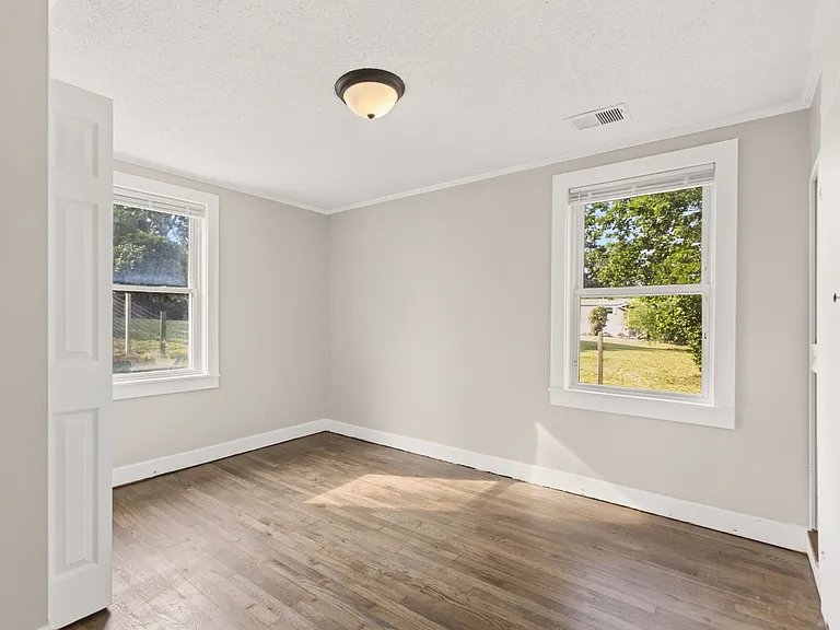 611 Holston Creek Church Rd — Photo 31