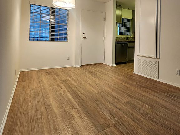 2nd image of 328 S Cloverdale Ave #1B-1Ba-642Sqft
