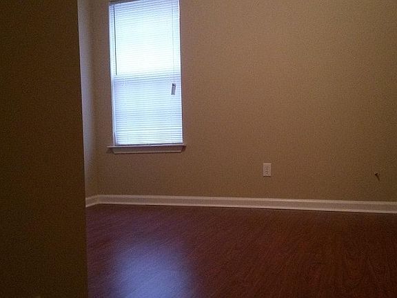 4th image of 9284 Grove Manor Dr