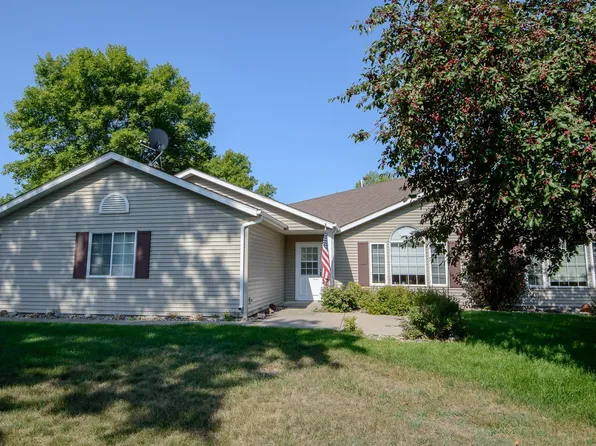 402 5th St N, Sartell, MN 56377