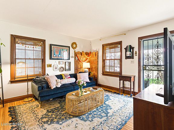 4th image of 1048 Oakwood Ave