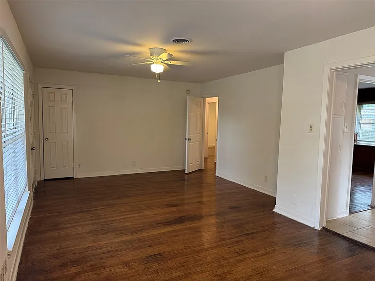 4013 Newshire Dr — Photo 5