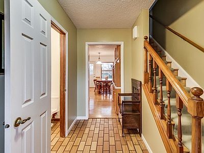 4th image of 36W395 Barton Dr