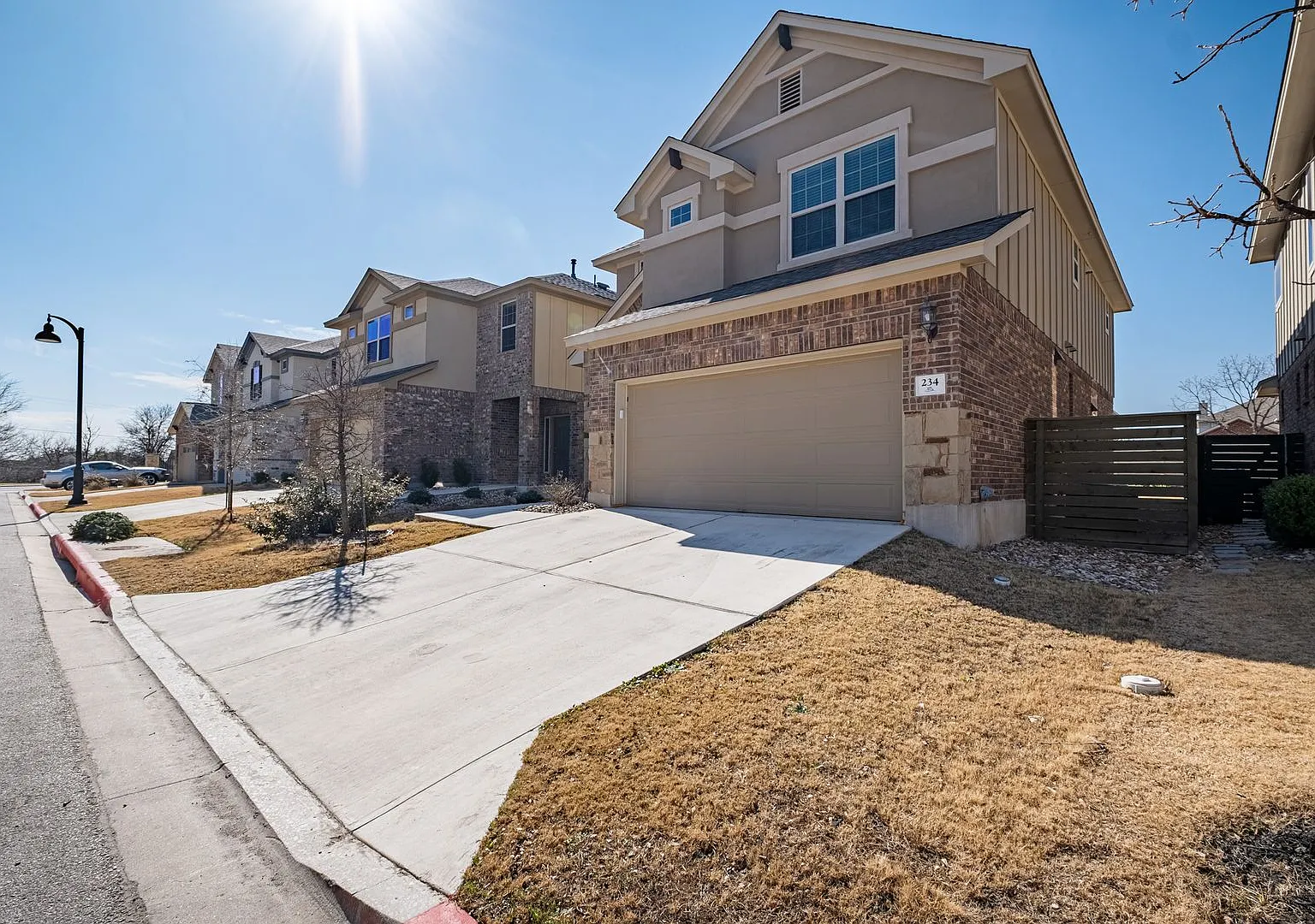 Refreshing 3 Bedroom, 2.5 Bath, 2-Story Home in Round Rock University Park Villas — Photo 3