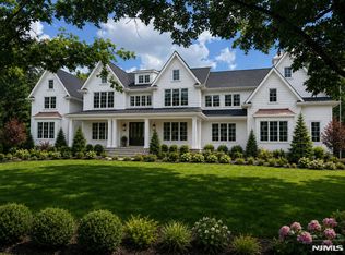 939 Briarwoods Rd, Franklin Lakes, NJ 07417