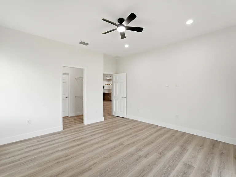 1332 Marshall Dr — Photo 17
