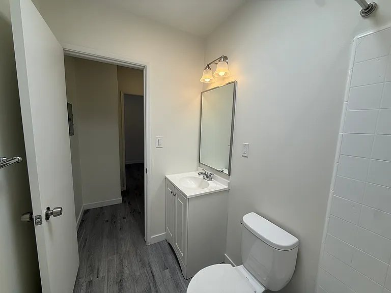1228 N McCadden Pl #5 — Photo 16