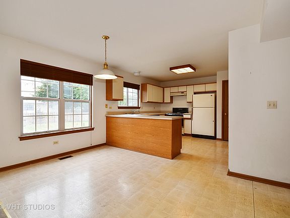 4th image of 1113 Buckingham Dr