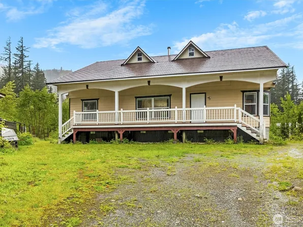 8365 Holly Lane, Maple Falls, WA 98266