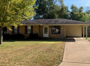 5747 Shannon Dr, Horn Lake, MS 38637