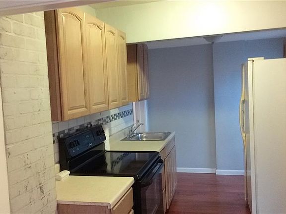 5th image of 550 Longcoy Ave