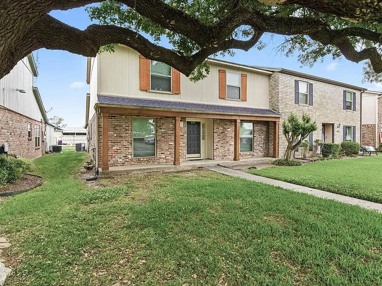 445 Longmeadow St — Photo 3