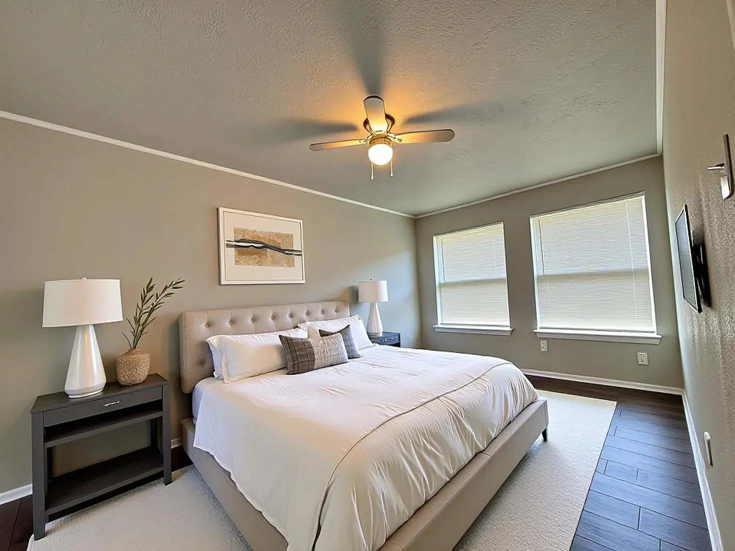 2 bed, 1.5 bath, 802 sqft, $1,250 — Photo 2
