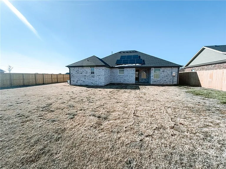 1052 Hampton St — Photo 16