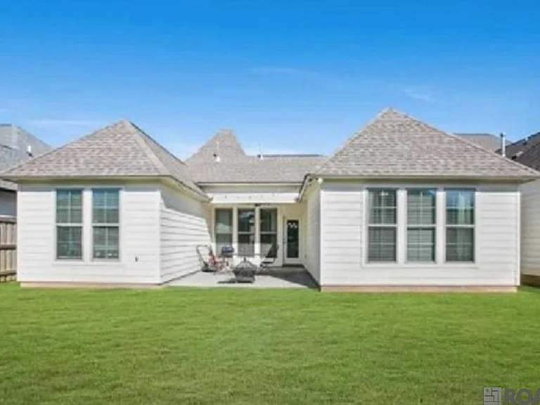 10394 Belle Isle Dr — Photo 2
