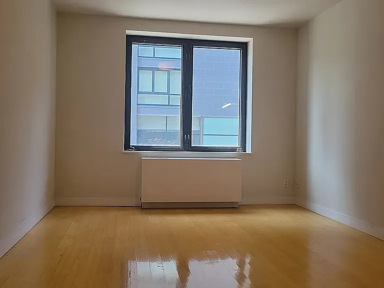 252 E 2nd St #2C — Photo 1