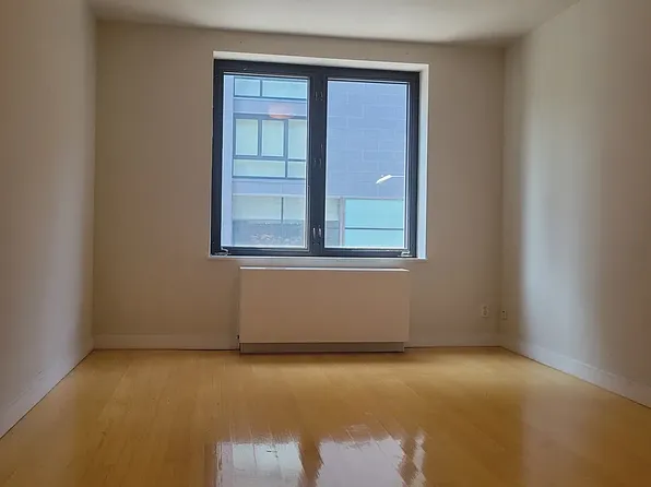 252 E 2nd St, New York, NY
