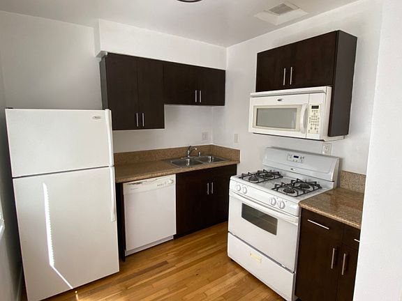 3rd image of 2555 S Sepulveda Blvd #5A