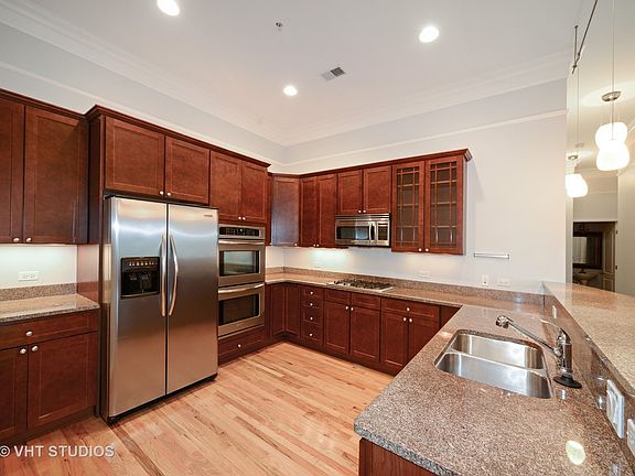 4th image of 110 S Marion St Unit 605