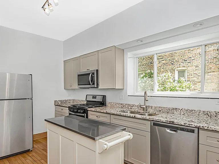 2619 W Rice St #1 — Photo 4