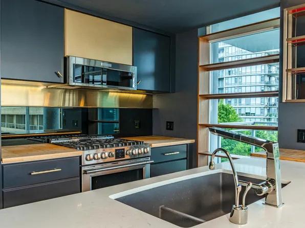 7373 Westminster Hwy #901, Richmond, BC V6X 0B5