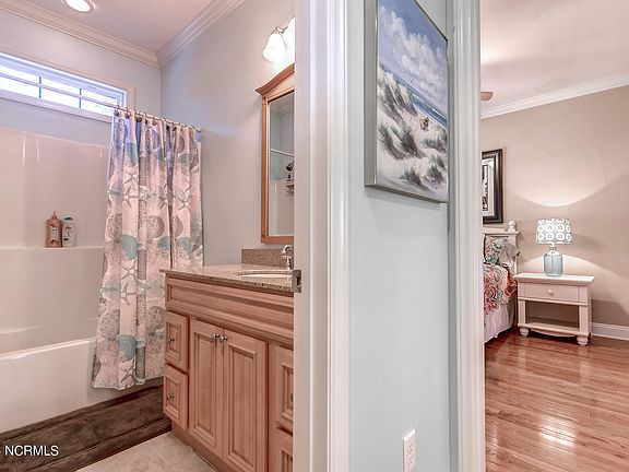 5th image of 128 NE 29th Street