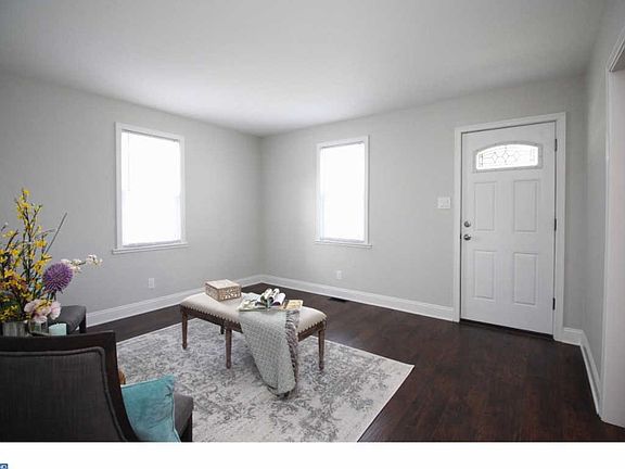 4th image of 124 Spruce Ave