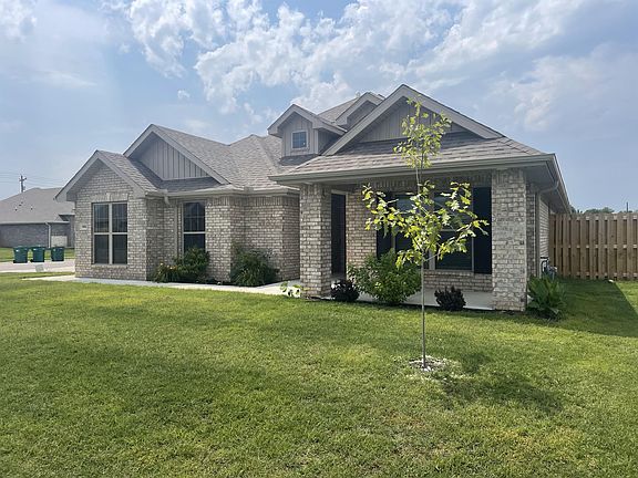 2nd image of 900 Winesap Dr