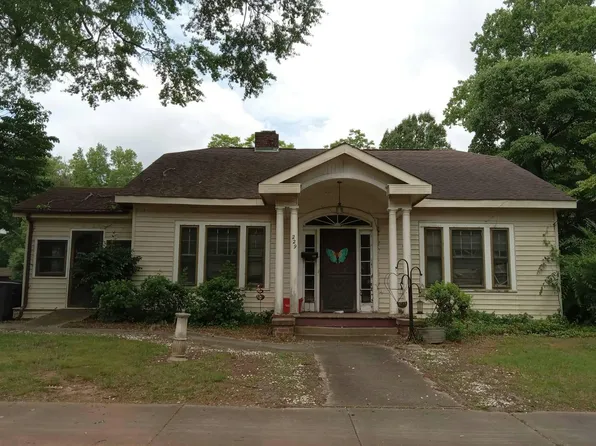 229 N Oak St, Statesville, NC 28677