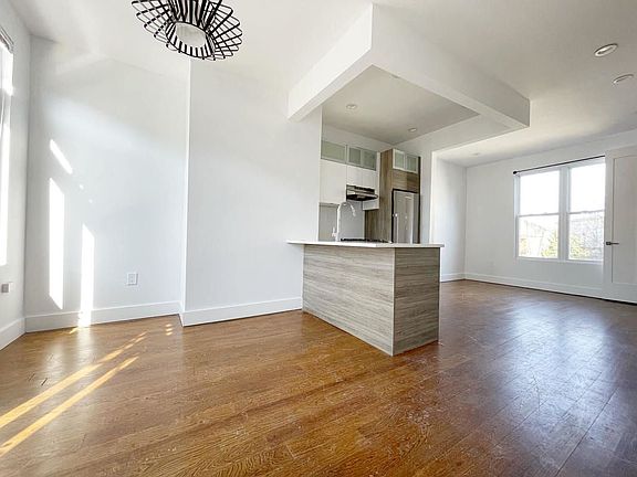 2nd image of 30 Catherine St #2L