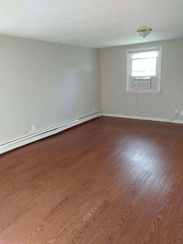 1 bed, 1.0 bath, 460 sqft, $1,075 — Photo 2
