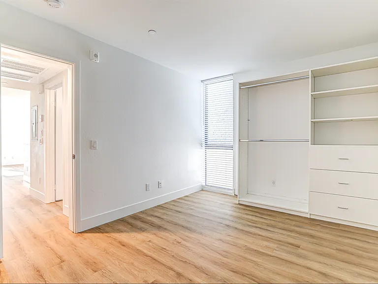Girard Lofts — Photo 28