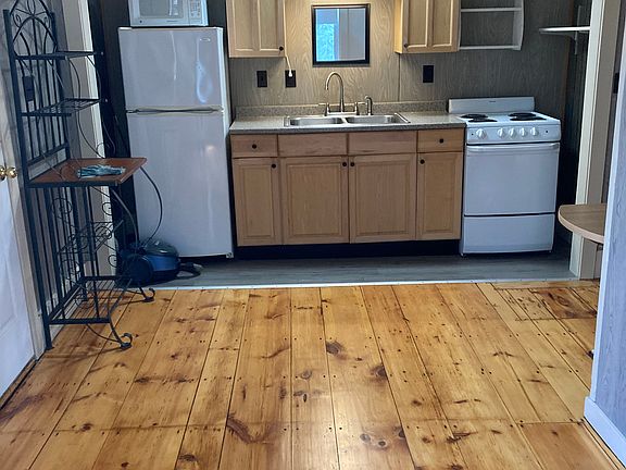 2nd image of 10 Academy Ave #203