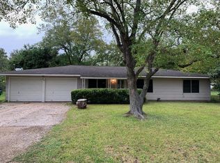 802 Mable Ave, El Campo, TX 77437
