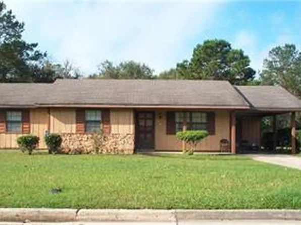 1608 Charter Oaks Dr, Valdosta, GA 31601