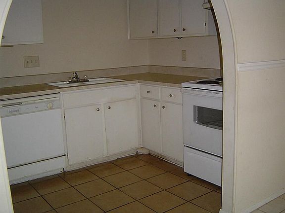 5th image of 5321 Pinewilde Dr #25-C