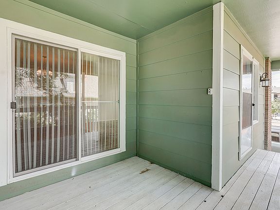 2nd image of 16 N Cantril St #16