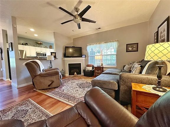 4th image of 412 Stockton Rdg