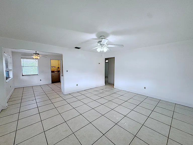 202 SE 3rd Ter #1 — Photo 6