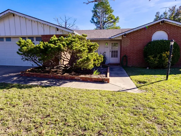 1922 Green Meadows Dr, McAlester, OK 74501