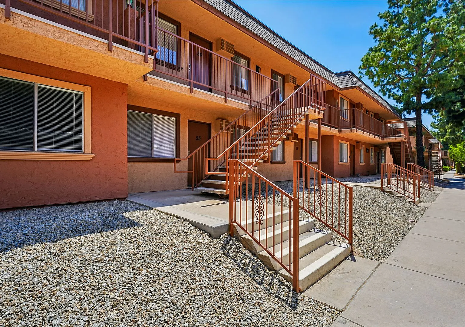 Parkhill Apts — Photo 1
