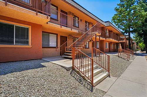 Parkhill Apts Photo 1