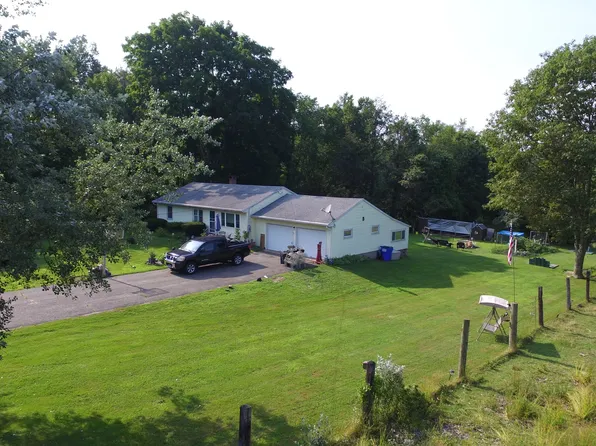 130 Gillette Road, New Hartford, CT 06057