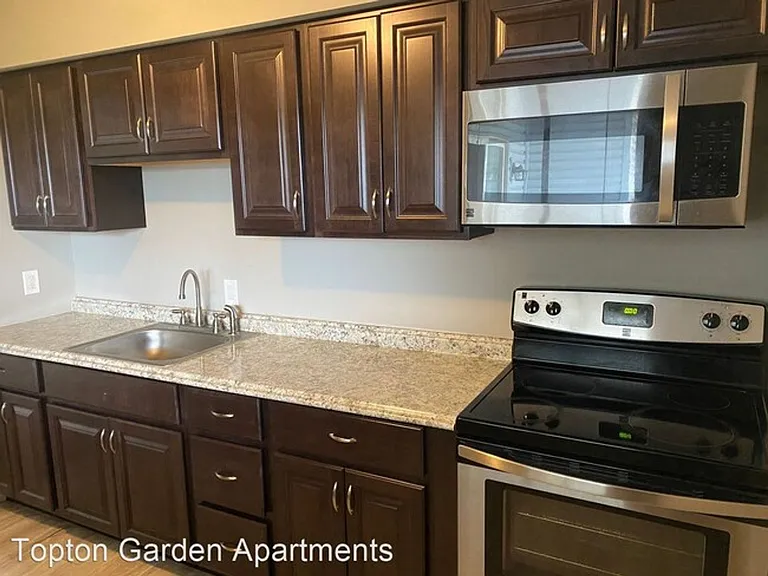 Topton Garden Apartments — Photo 3