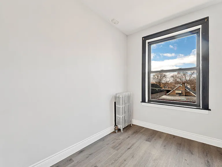7828 S. Drexel Ave — Photo 20