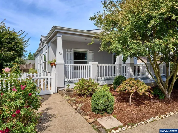 1015 Oak St Unit 43, Silverton, OR 97381